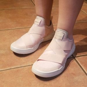 Vans baby pink UltraRange Gore